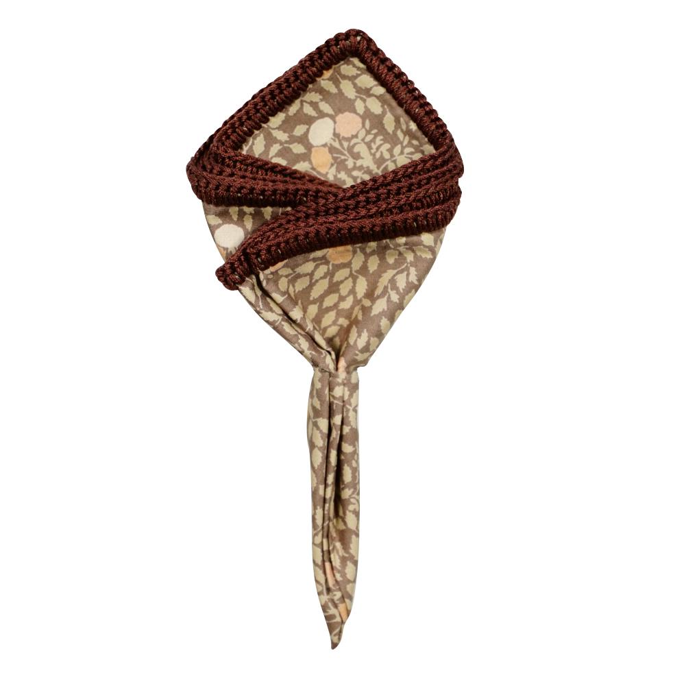 Moca Foglia with Brown Signature Border